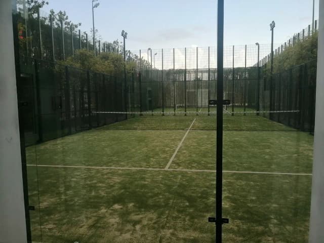 Теннисный корт