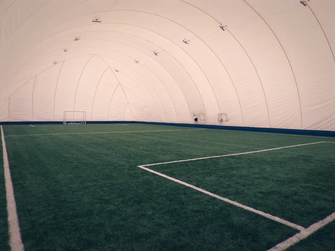 Футбольное поле в Ручьях